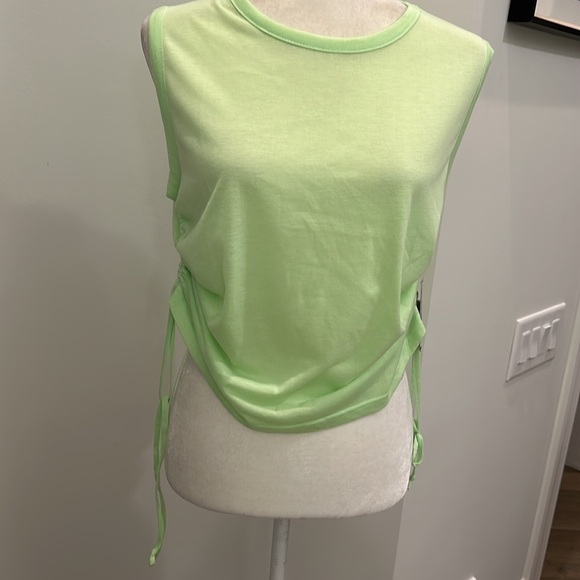 NWT- Series 8 fitness sleeveless active tank top crop shirt, Size L - Picture 5 of 10